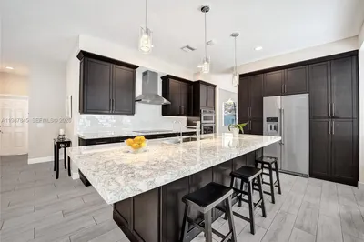 484 Cambridge Dr 1