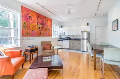 1127 Euclid Ave #106 1