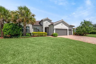 724 SW Sea Green Street 1