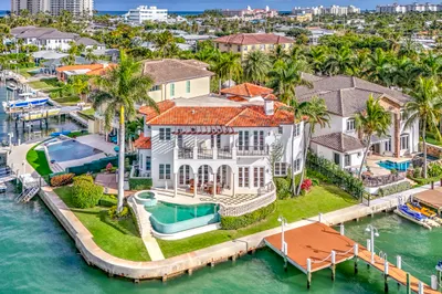 2775 Lake Drive 1