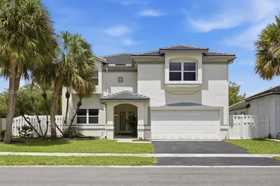 2 Gables Blvd 1