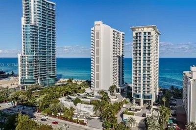 17375 Collins Ave #2401 1