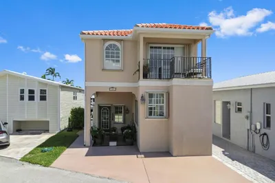 37 Nettles Boulevard 1
