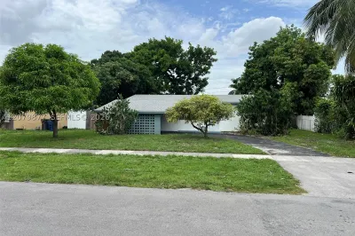 4421 NW 33rd St 0 1