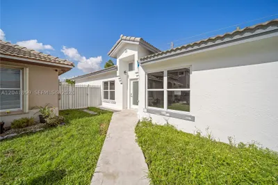 5680 NW 187th St 0 1