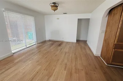 230 NW 7th Ave 1