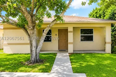 221 NE 35th St 1