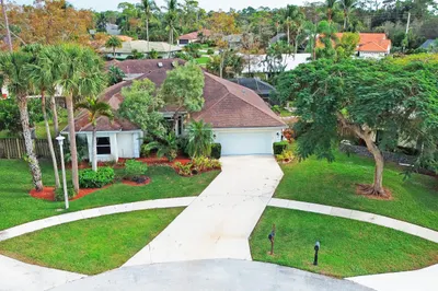 896 Rose Court 1