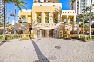 16275 Collins Ave #502 1