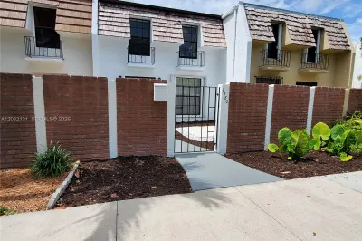 9780 SW 92nd Ter 0 1