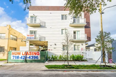 1021 NW 1st St #204 1