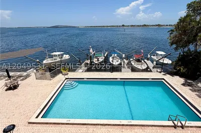2201 Brickell Ave #47 1