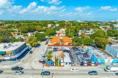2935 SW 8th St 1