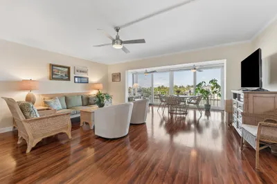 555 SE 6th Avenue #3d 1