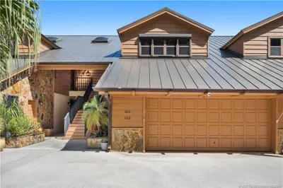 102 SE Crestwood Circle 1