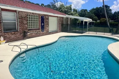 8102 Pioneer Road 1