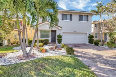 821 Palm Tree Ln 1