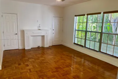 2921 Sheridan Ave #3 1