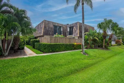 445 E Waverly #6B 1