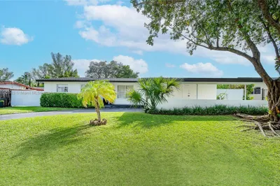 8810 SW 43rd Ter 1