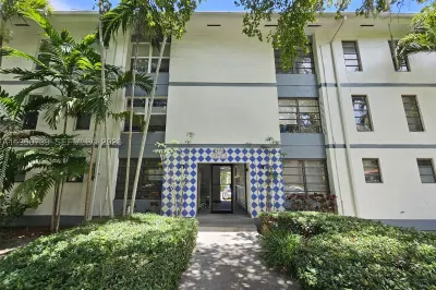 235 Antilla Ave #4 1