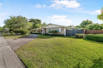 12900 SW 100th Ave 1