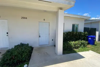 2594 NW 20TH Street #B 1