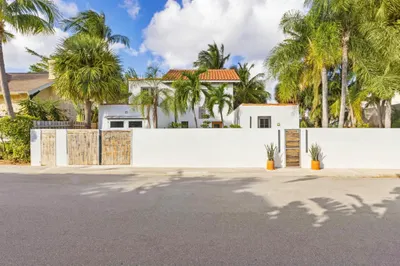 231 Lytton Court 1