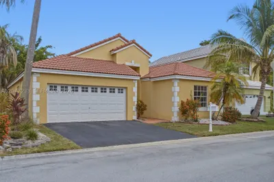 411 Bermuda Springs Dr 1
