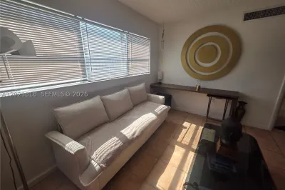 1881 Washington Ave #6H 1