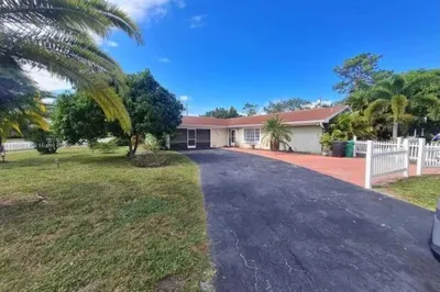 122 Riomar Drive 1