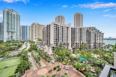 520 Brickell Key Dr #A1012 1