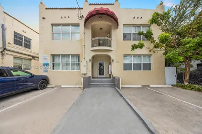 1521 SW 7th St 1