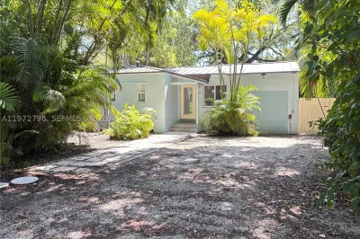 330 NE 86 St 1