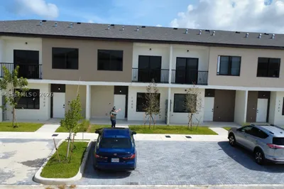 1305 NW 4th Ter 1