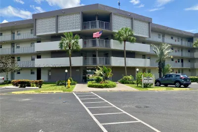 2801 NW 47th Ter #403B 1