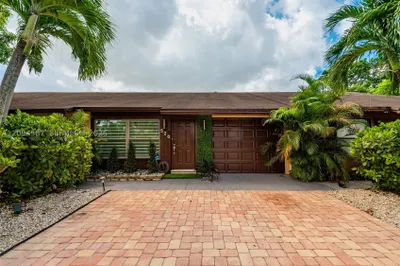 520 NW 46th St 1