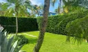 301 Hampton Ln Photo