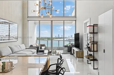 900 Biscayne Blvd #1705 1