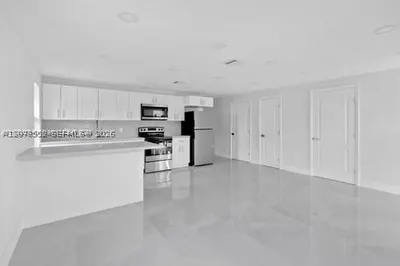 655 SW 5th St 1