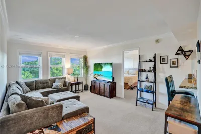 615 NE 12th Ave #409 1