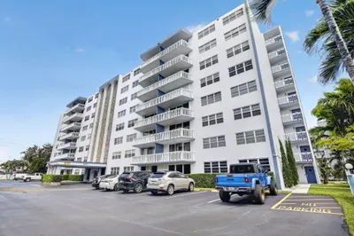 400 NE 12TH Avenue #405 1