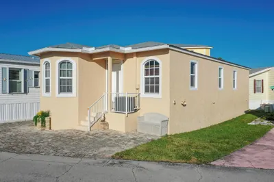 10725 S Ocean Drive #177 1