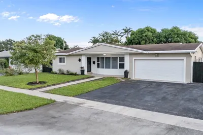 5250 SW 4th Ct 1