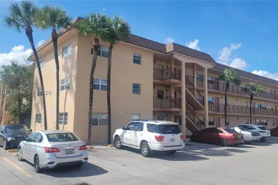 4101 NW 26th St #261 1