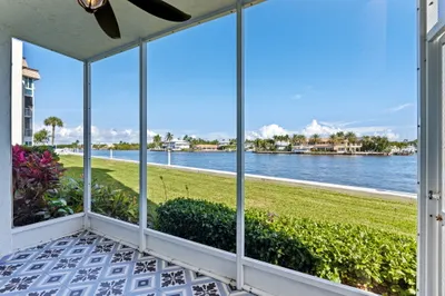 Panoramic waterfront views.