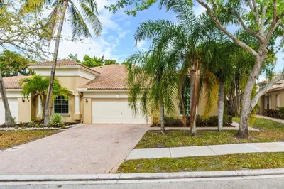 2560 Sandy Cay 1