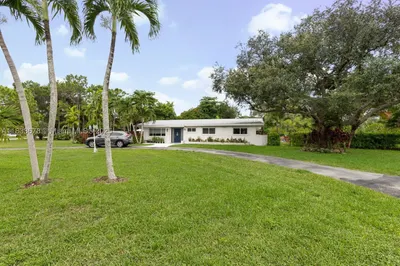 9351 SW 109th Ter 0 1