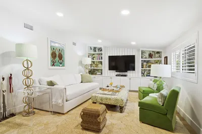 251 Gregory Place 1