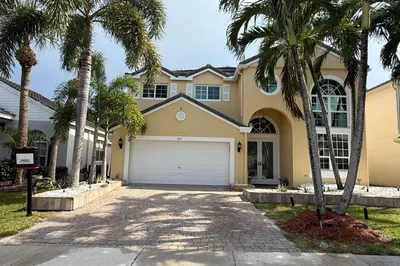 307 Berenger Walk 1